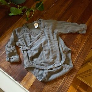 Kate Quinn Long Sleeve Wrap Baby Bodysuit Organic Cotton Rib Dark Grey 0-3 Month